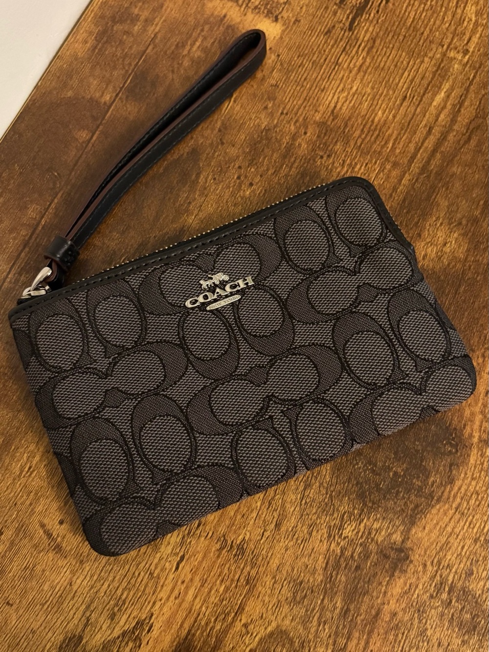 Coach F58013 Corner Zip Wristlet Signature Canvas Black Gray